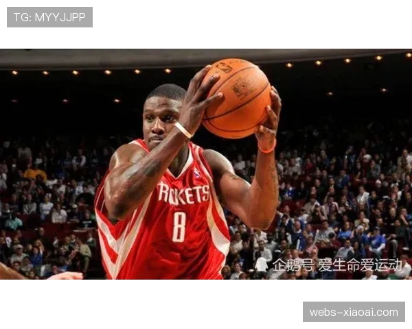 恩德里克里昂首训展现脚法，球迷围观期待首秀